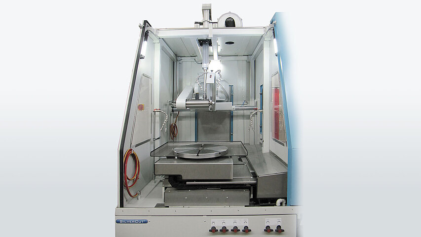 CNS-800 - Innenraum mit zusätzlichem Drehtisch