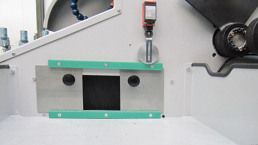 MN-350A1 - Seitliche Durchführung links oder rechts